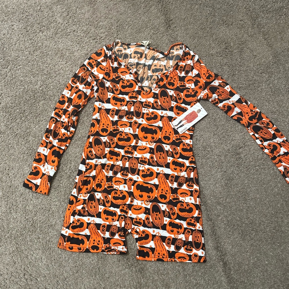 Shosho Halloween onesie lounge shorts set pumpkins hot topic